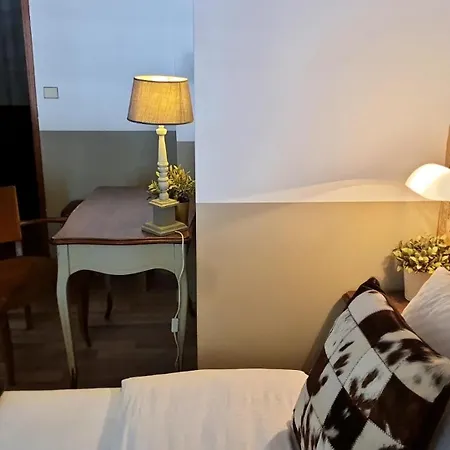 Le Clos De La Tour D'oerrianh B&B