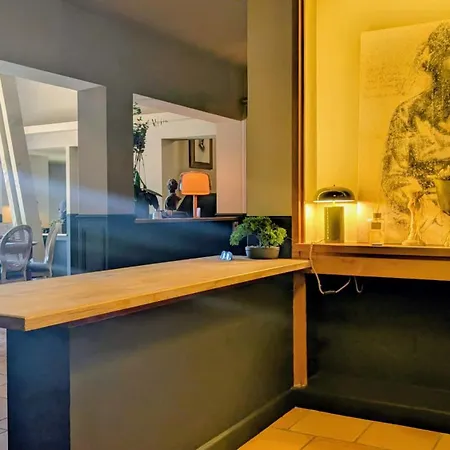 Le Clos De La Tour D'oerrianh Bed and Breakfast *